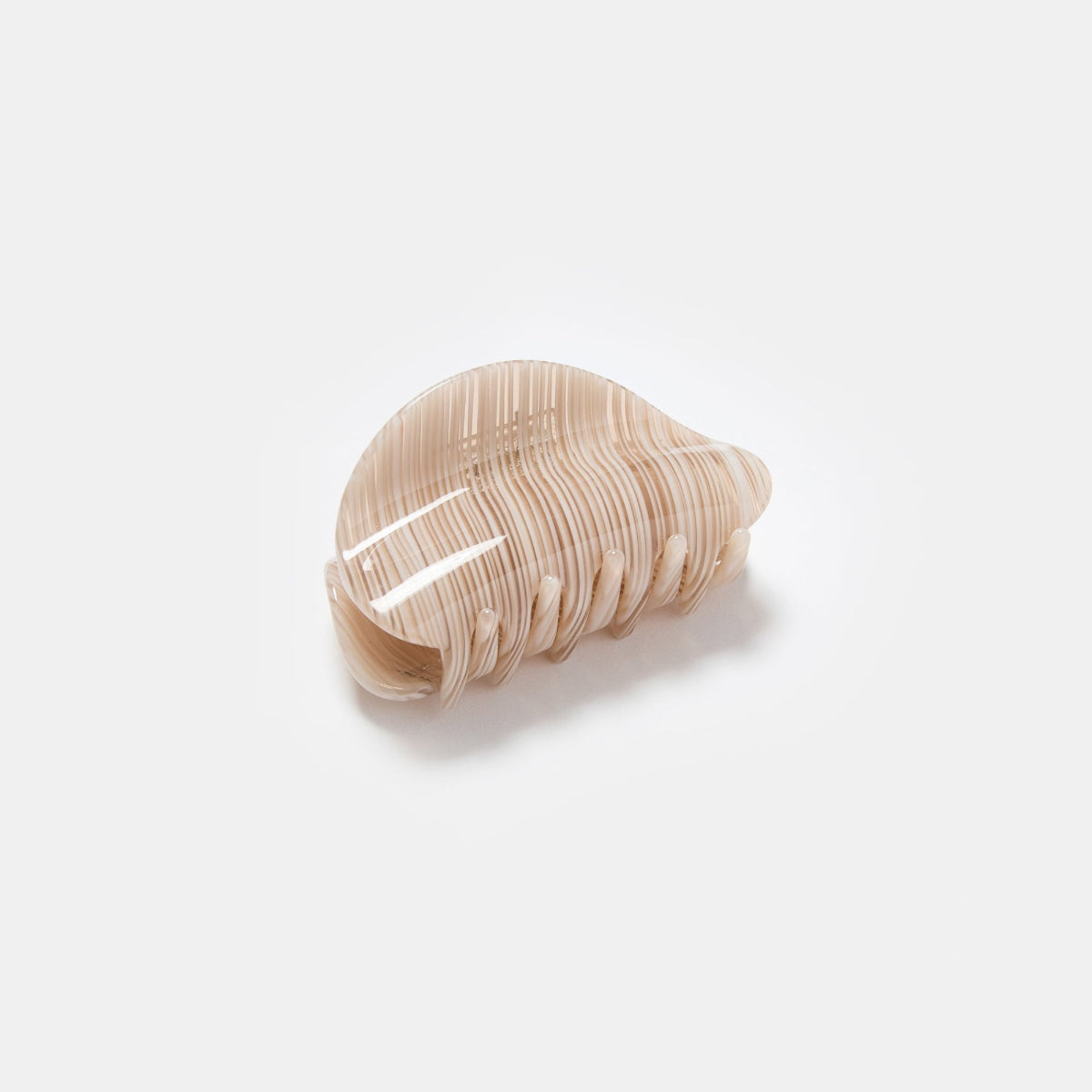 Chunks Juno Hair Claw Clip in Oak on a white background