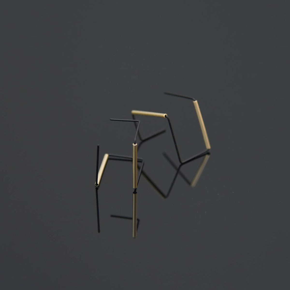 Maze Geometric Post-Back Hoop Earrings - Black/Gold