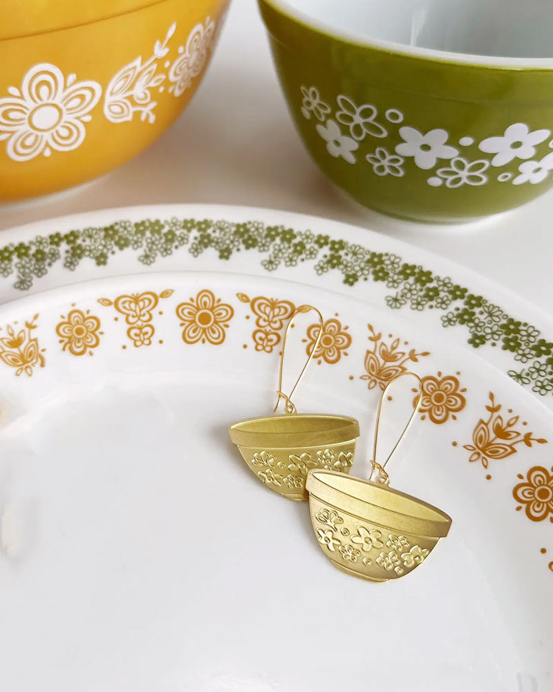 Retro Pyrex Mixing Bowl Earrings - Gold